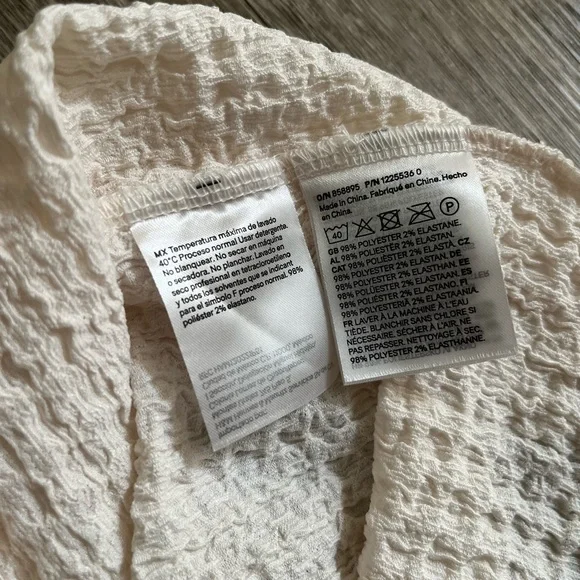 H&M Women's White Textured Top - Picture 5 of 5